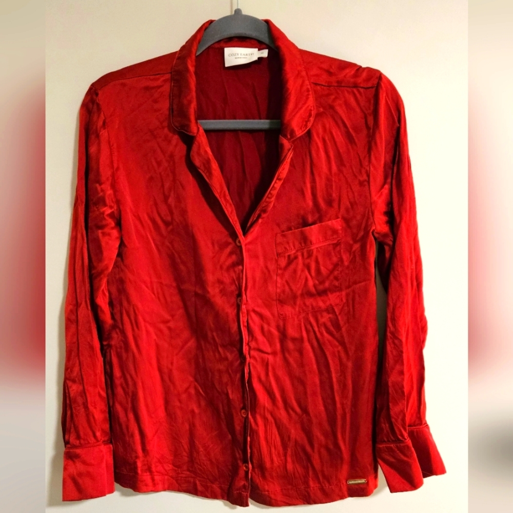 Vibrant Red Pajama Shirt with Long Sleeves and Relaxed Fit